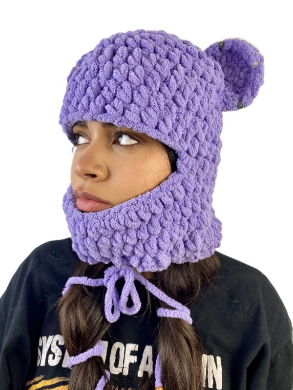 Balaclava Oso Fluffy con Piedras Naturales.